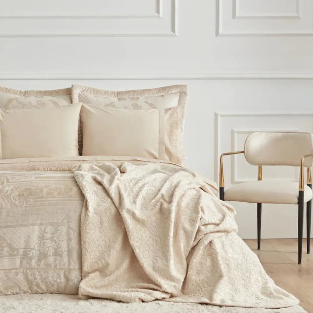 Karaca Home Valeria Queen 8-Teiliges Hochzeitsset Gold
